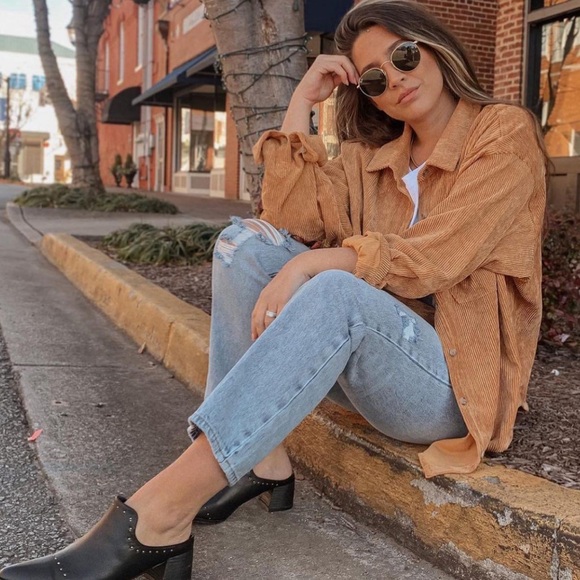 Vici Kamryn Corduroy Pocket Button Down Top Shacket - Picture 3 of 9